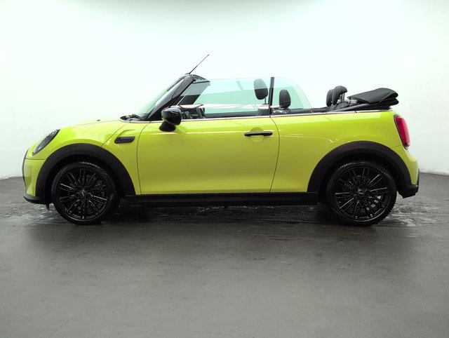 USED 2022 72 MINI CONVERTIBLE 1.5 Cooper Exclusive Auto 2dr CLICK+COLLECT / HOME DELIVERY