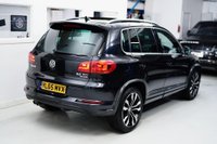 USED 2016 65 VOLKSWAGEN TIGUAN 2.0 TDI BlueMotion Tech R-Line Edition DSG 4WD Euro 6 (s/s) 5dr PAN ROOF | LEATHER | NAV |19s