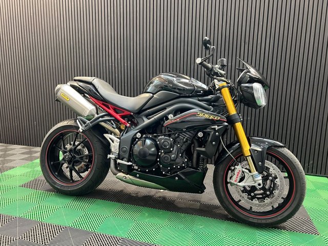 View our TRIUMPH SPEED TRIPLE 1050