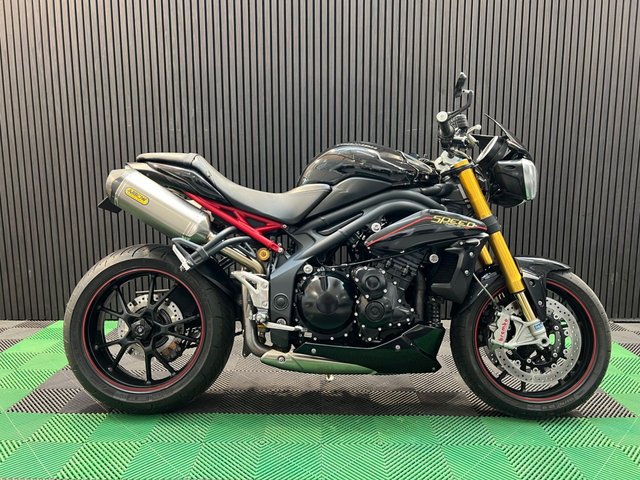 View our TRIUMPH SPEED TRIPLE 1050