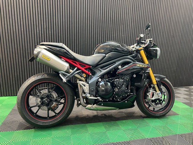 View our TRIUMPH SPEED TRIPLE 1050