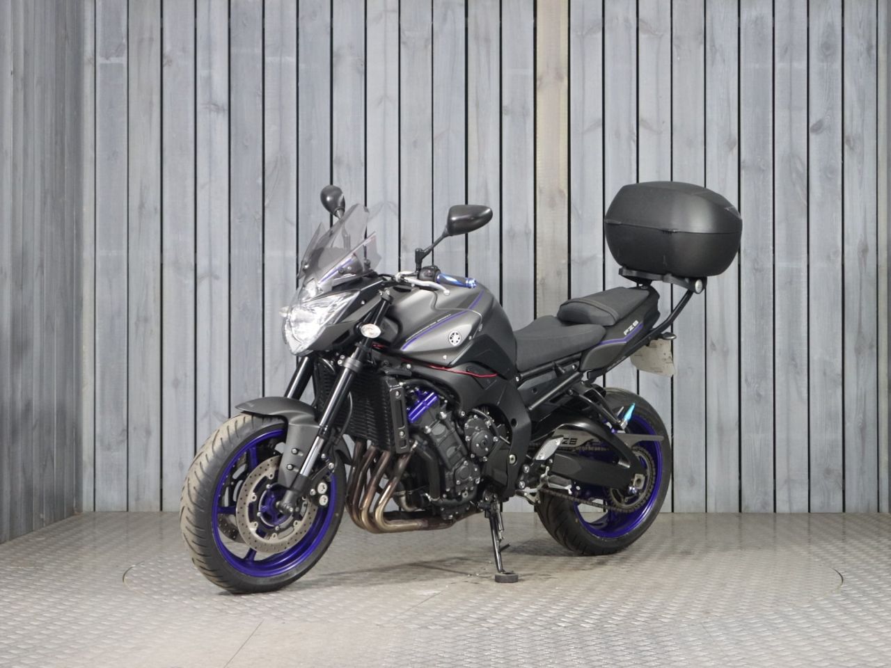 YAMAHA FZ8