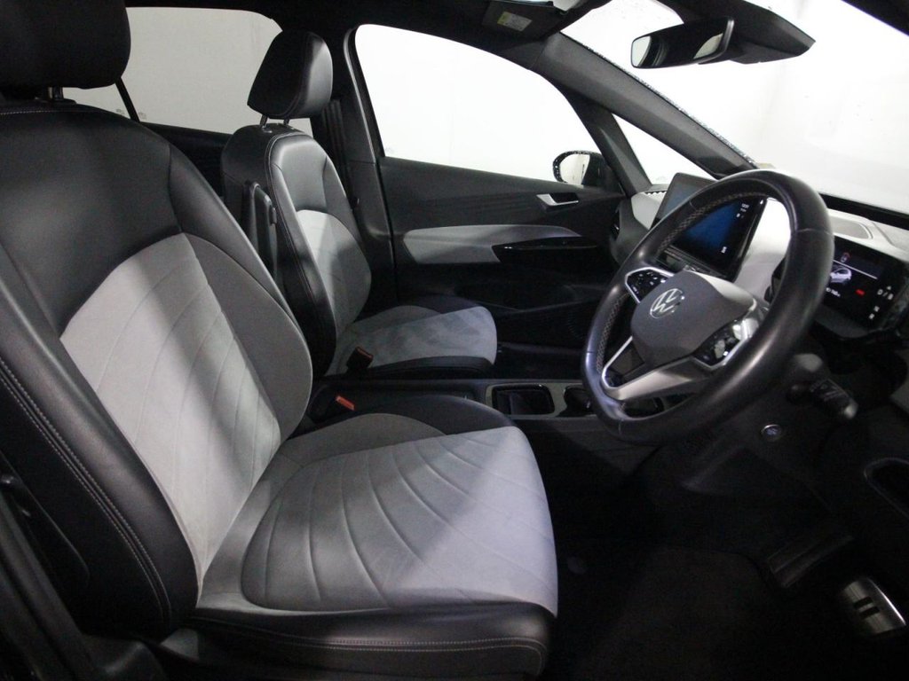 USED 2023 72 VOLKSWAGEN ID.3 Pro Performance 58kWh Family Hatchback 5dr Electric Auto (204 ps) 