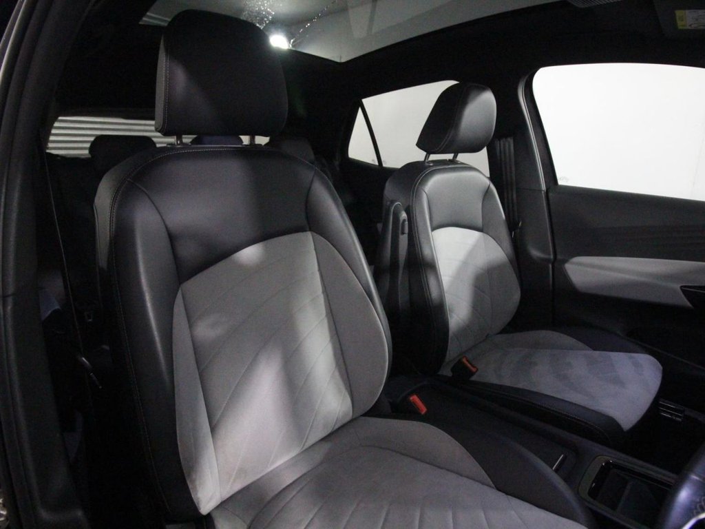 USED 2023 72 VOLKSWAGEN ID.3 Pro Performance 58kWh Family Hatchback 5dr Electric Auto (204 ps) 