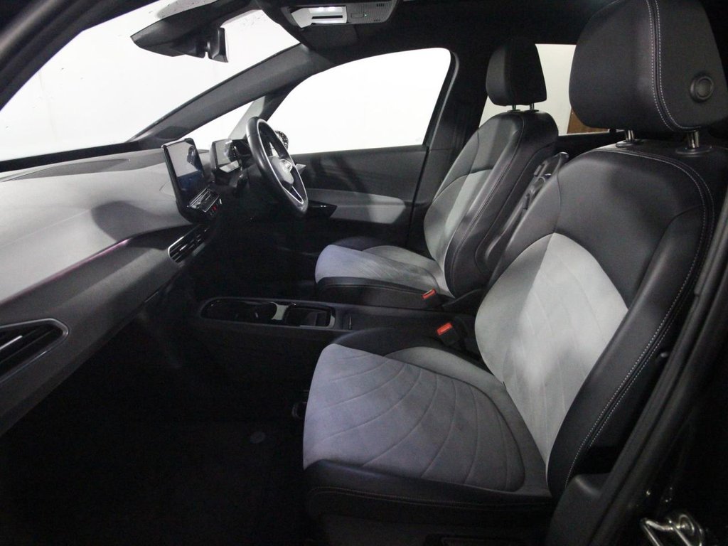 USED 2023 72 VOLKSWAGEN ID.3 Pro Performance 58kWh Family Hatchback 5dr Electric Auto (204 ps) 
