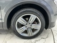 USED 2017 67 VOLKSWAGEN TIGUAN 2.0 TDI SEL SUV 5dr Diesel DSG 4Motion Euro 6 (s/s) (150 ps) Finished In Volkswagens Indium Grey, This Tiguan Comes With An Electric Panoramic Roof, 2 Keys, Front And Rear Parking Sensors, Service History, 12 Months MOT, 3 Months Warranty. Finance And Extended Warranty Available.