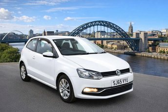 2015 VOLKSWAGEN POLO