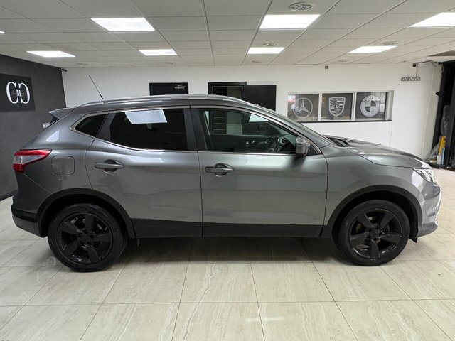 View our NISSAN QASHQAI