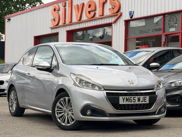 View our Peugeot 208 1.2 PureTech Allure Hatchback 3dr Petrol Manual Euro 6 (82 ps)
