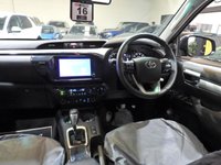 USED 2025 25 TOYOTA HI-LUX 2.4 D-4D Invincible Pickup Double Cab 4dr Diesel Auto 4WD Euro 6 (s/s) (150 ps) 1 OWNER ONLY 2K HARDTOP A/C