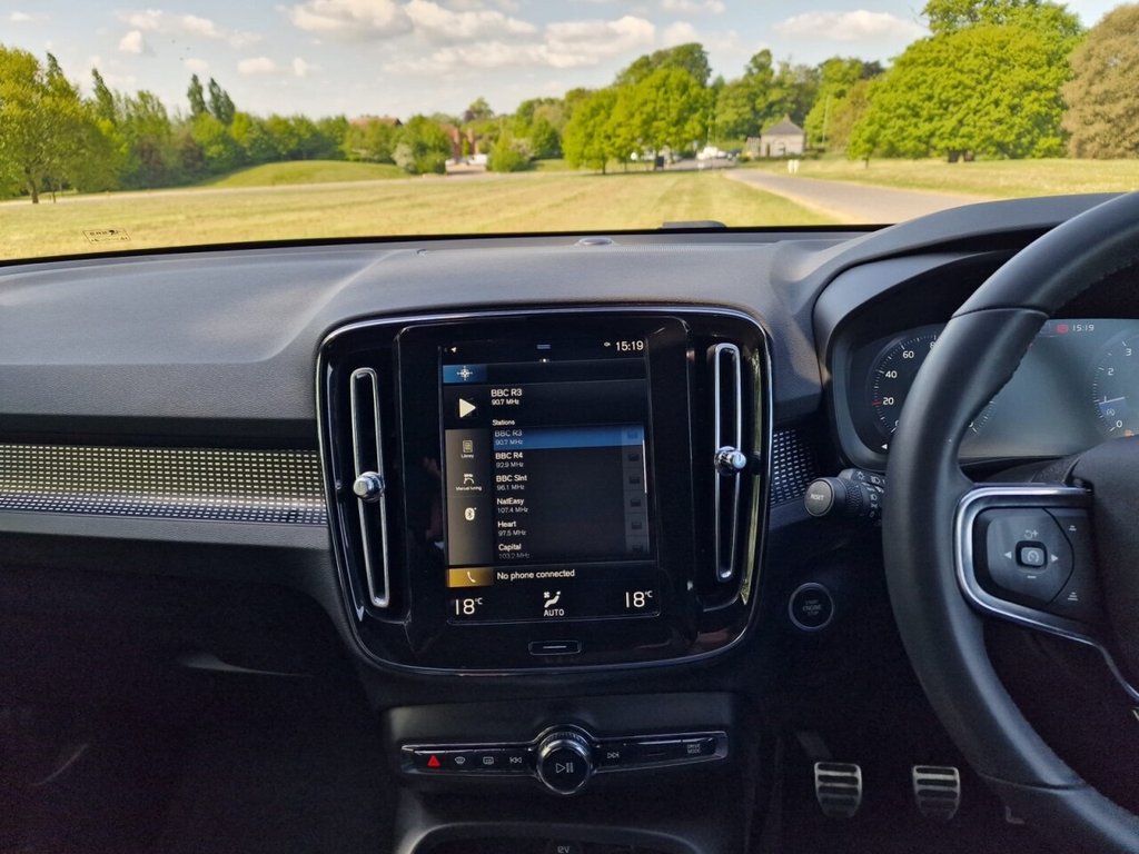 USED 2021 71 VOLVO XC40 1.5 T3 R-Design SUV 5dr Petrol Manual Euro 6 (s/s) (163 ps) FINANCE AVAILABLE