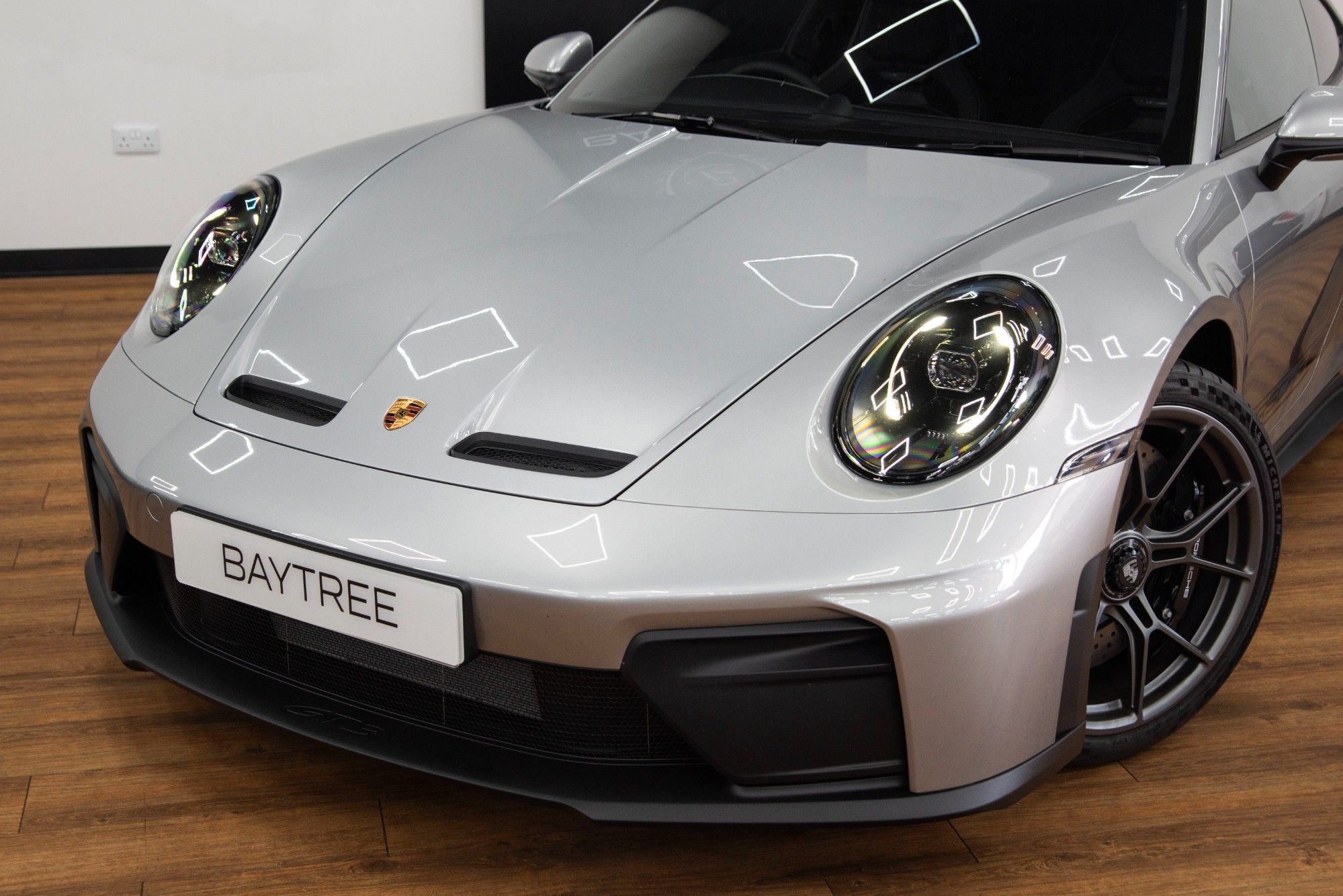 USED 2025 75 PORSCHE 911 4.0 992 GT3 Touring 