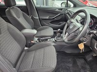 USED 2017 17 VAUXHALL ASTRA 1.4i SRi Hatchback 5dr Petrol Manual Euro 6 (100 ps) FSH + CRUISE + BLUETOOTH + CARPLAY