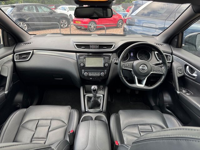 View our NISSAN QASHQAI