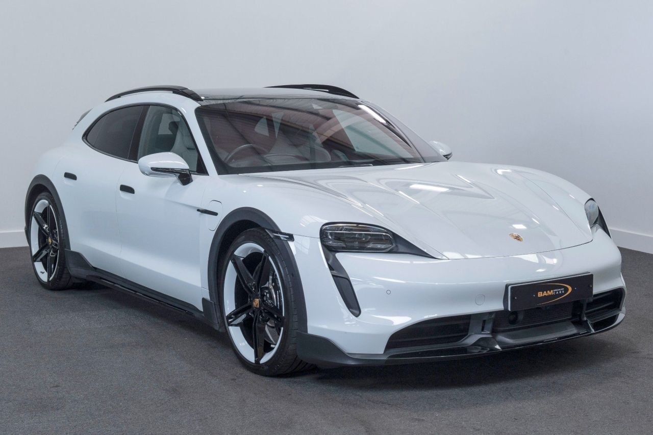PORSCHE TAYCAN Performanc...
