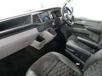 USED 2022 72 VOLKSWAGEN TRANSPORTER T32 2.0 BITDI 204 BHP SWB HIGHLINE DSG AUTO KOMBI 5 SEATER  5 SEATS | SAT NAV | HIGH SPEC | DSG AUTO !