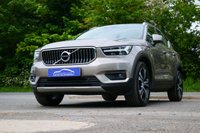 USED 2022 71 VOLVO XC40 2.0 B4 MHEV Inscription Pro SUV 5dr Petrol Hybrid DCT Auto AWD Euro 6 (s/s) (197 ps) PEBBLE GREY METALLIC PAINTWORK + BLOND LEATHER + CARPLAY + VIRTUAL DASH
