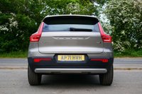 USED 2022 71 VOLVO XC40 2.0 B4 MHEV Inscription Pro SUV 5dr Petrol Hybrid DCT Auto AWD Euro 6 (s/s) (197 ps) PEBBLE GREY METALLIC PAINTWORK + BLOND LEATHER + CARPLAY + VIRTUAL DASH