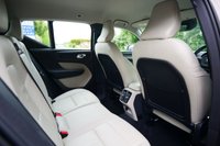 USED 2022 71 VOLVO XC40 2.0 B4 MHEV Inscription Pro SUV 5dr Petrol Hybrid DCT Auto AWD Euro 6 (s/s) (197 ps) PEBBLE GREY METALLIC PAINTWORK + BLOND LEATHER + CARPLAY + VIRTUAL DASH