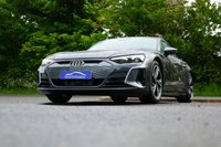 USED 2022 22 AUDI E-TRON GT 93.4kWh Saloon 4dr Electric Auto quattro (476 ps) DAYTONA GREY PEARLESCENT PAINTWORK + 360 CAMERA + SUNROOF + AIR SUSPENSION