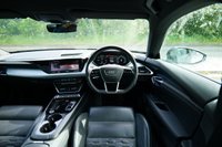 USED 2022 22 AUDI E-TRON GT 93.4kWh Saloon 4dr Electric Auto quattro (476 ps) DAYTONA GREY PEARLESCENT PAINTWORK + 360 CAMERA + SUNROOF + AIR SUSPENSION