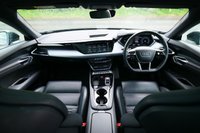 USED 2022 22 AUDI E-TRON GT 93.4kWh Saloon 4dr Electric Auto quattro (476 ps) DAYTONA GREY PEARLESCENT PAINTWORK + 360 CAMERA + SUNROOF + AIR SUSPENSION