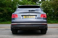 USED 2018 18 BENTLEY BENTAYGA 7 SEATER 6.0 W12 SUV 5dr Petrol Auto 4WD Euro 6 (s/s) (608 ps) MAGNETIC METALLIC PAINTWORK + 7 SEATS + MASSAGE + SUNROOF + HUD