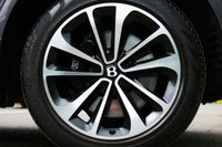 USED 2018 18 BENTLEY BENTAYGA 7 SEATER 6.0 W12 SUV 5dr Petrol Auto 4WD Euro 6 (s/s) (608 ps) MAGNETIC METALLIC PAINTWORK + 7 SEATS + MASSAGE + SUNROOF + HUD