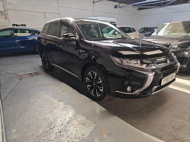 2018 OUTLANDER 2018 2.0H 12KWH 4H SUV 5DR PETROL PLUG IN HYBRID CVT 4WD... photo