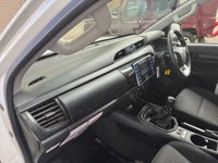 USED 2019 19 TOYOTA HI-LUX 2.4 D-4D Active Pickup 2dr Diesel Manual 4WD Euro 6 (3.5t) (150 ps) AIR CON+TOW BAR