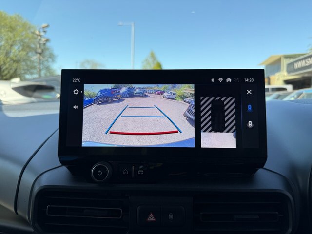 View our VAUXHALL Combo Life Electric