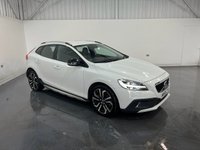 USED 2018 68 VOLVO V40 CROSS COUNTRY 1.5 T3 GPF Pro Hatchback 5dr Petrol Auto Euro 6 (s/s) (152 ps) reverse camera, cruise, NAV, DAB