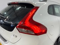 USED 2018 68 VOLVO V40 CROSS COUNTRY 1.5 T3 GPF Pro Hatchback 5dr Petrol Auto Euro 6 (s/s) (152 ps) reverse camera, cruise, NAV, DAB