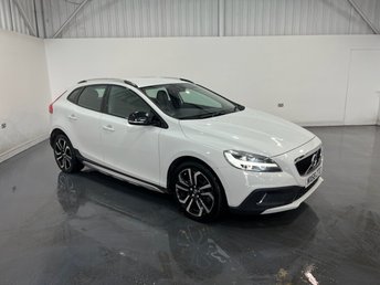 2018 VOLVO V40 CROSS COUNTRY