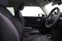 USED 2025 25 MINI HATCH COOPER 1.5C Classic 3dr Steptronic (SAT NAV, PRIVACY) 