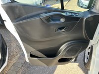 USED 2021 71 RENAULT TRAFIC 2.0 dCi ENERGY 30 Business+ LWB Standard Roof Euro 6 (s/s) 5dr SERVICED @ 22 41 54 78 91 k