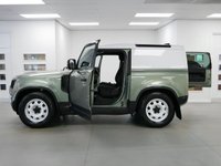 USED 2023 73 LAND ROVER DEFENDER 90 3.0 250 BHP HARD TOP AUTOMATIC ( 3 SEAT + AIR SUSPENSION ! ) AIR SUSPENSION | 3RD SEAT | TOW PACK !