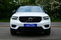 USED 2019 69 VOLVO XC40 2.0 T4 R-Design SUV 5dr Petrol Auto Euro 6 (s/s) (190 ps) CRYSTAL WHITE METALLIC PAINTWORK + APPLE CARPLAY + REVERSE CAMERA