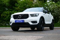 USED 2019 69 VOLVO XC40 2.0 T4 R-Design SUV 5dr Petrol Auto Euro 6 (s/s) (190 ps) CRYSTAL WHITE METALLIC PAINTWORK + APPLE CARPLAY + REVERSE CAMERA