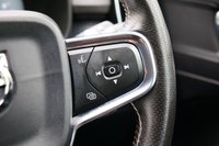 USED 2019 69 VOLVO XC40 2.0 T4 R-Design SUV 5dr Petrol Auto Euro 6 (s/s) (190 ps) CRYSTAL WHITE METALLIC PAINTWORK + APPLE CARPLAY + REVERSE CAMERA