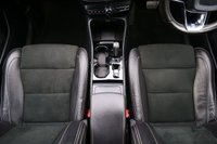 USED 2019 69 VOLVO XC40 2.0 T4 R-Design SUV 5dr Petrol Auto Euro 6 (s/s) (190 ps) CRYSTAL WHITE METALLIC PAINTWORK + APPLE CARPLAY + REVERSE CAMERA
