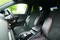 USED 2019 69 VOLVO XC40 2.0 T4 R-Design SUV 5dr Petrol Auto Euro 6 (s/s) (190 ps) CRYSTAL WHITE METALLIC PAINTWORK + APPLE CARPLAY + REVERSE CAMERA