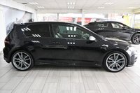 USED 2017 17 VOLKSWAGEN GOLF 2.0 TSI BlueMotion Tech R Hatchback 3dr Petrol DSG 4Motion Euro 6 (s/s) (310 ps) DSG SAT NAV R-LINE SEATS SENSORS