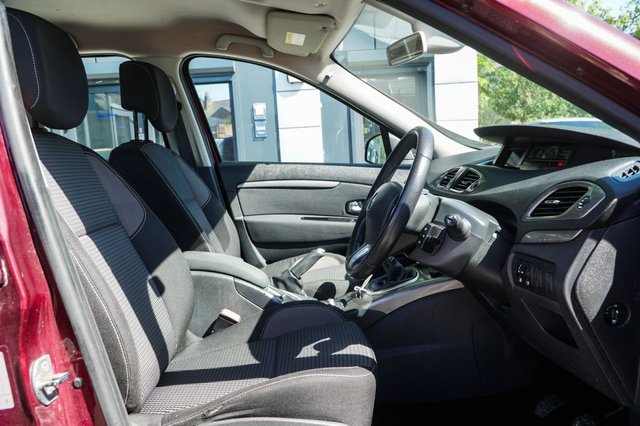 View our RENAULT SCENIC XMOD