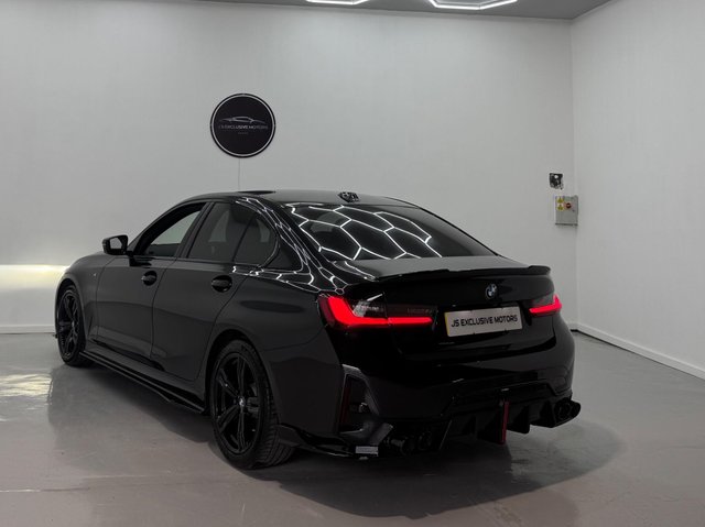 View our BMW 3 SERIES