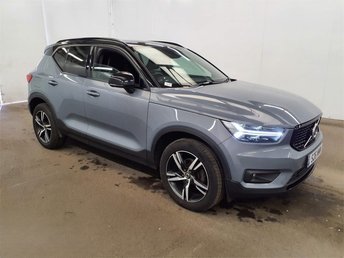 2020 VOLVO XC40