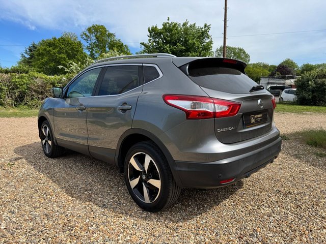 View our NISSAN QASHQAI