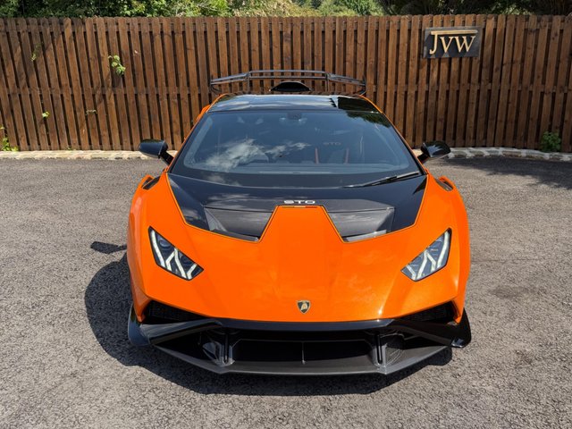 View our LAMBORGHINI HURACAN