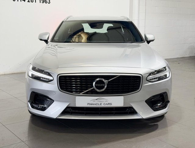View our VOLVO V90
