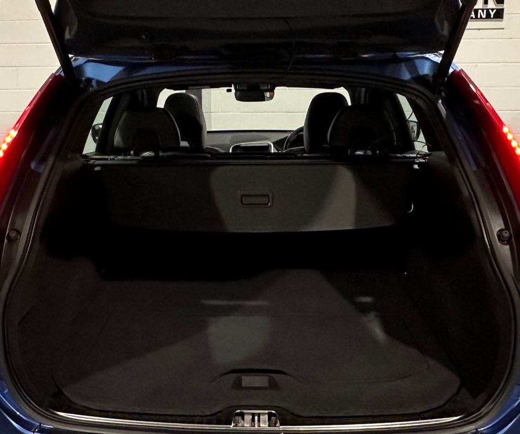 USED 2017 17 VOLVO XC60 2.4 D4 R-Design Lux Nav SUV 5dr Diesel Auto AWD Euro 6 (s/s) (190 ps) 
